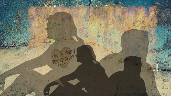 Silhouette d’un couple dos à dos, symbolisant les conflits et l’éloignement dans la relation